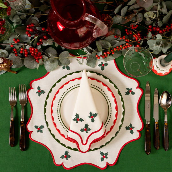 Navidad Scalloped Edge Starter Plate
