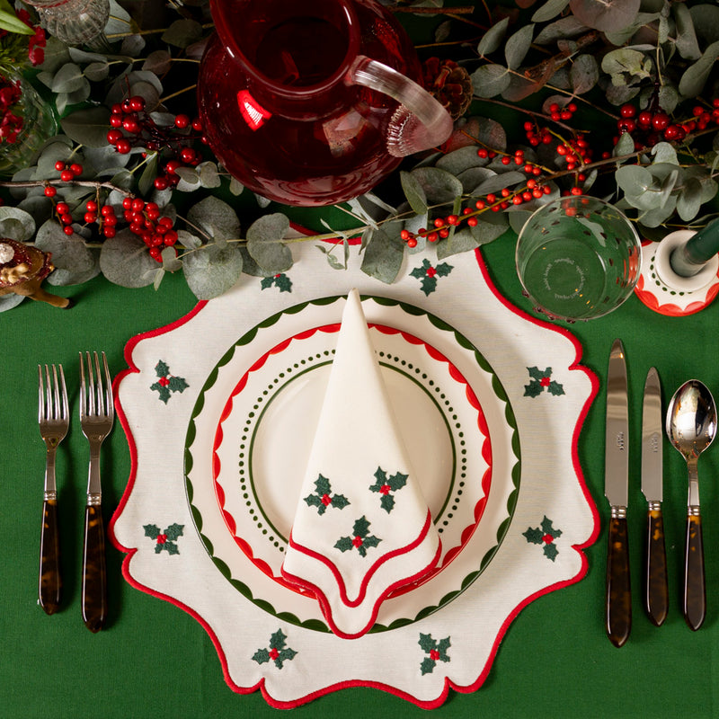 Navidad Scalloped Edge Starter Plate